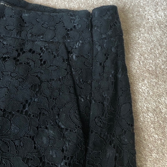 Express Black Lace Shorts - Picture 4 of 6